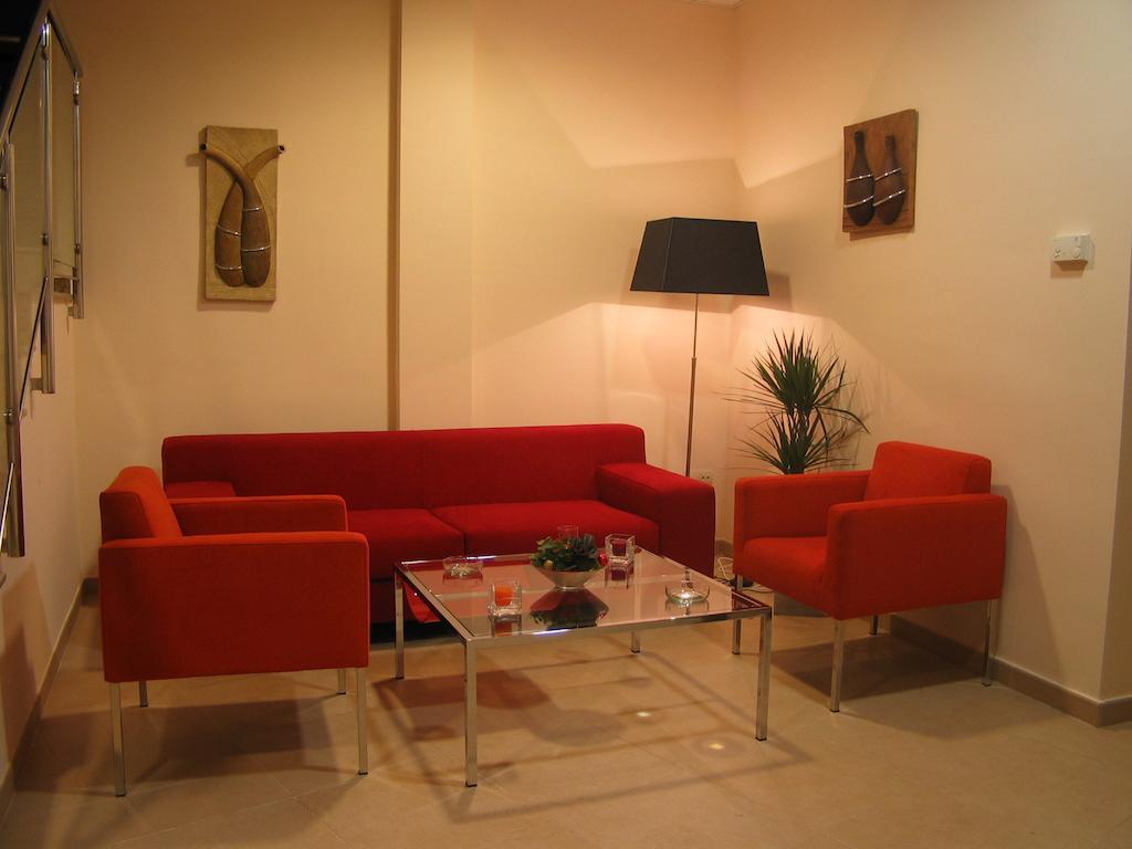 Hostal Ciudad De Caparra Каркабосо Экстерьер фото