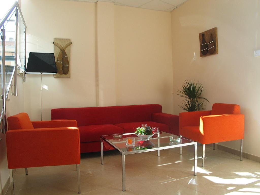 Hostal Ciudad De Caparra Каркабосо Экстерьер фото